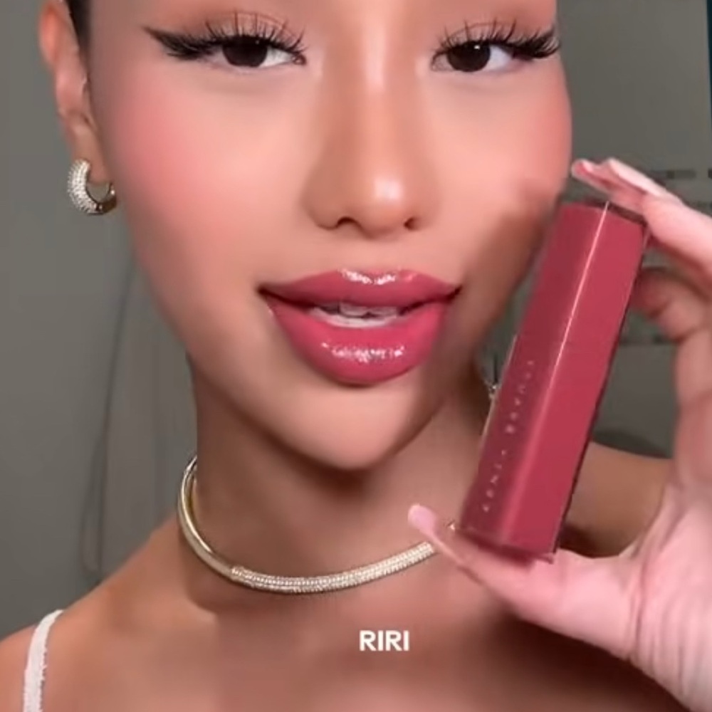 Fenty Beauty Gloss Bomb Stix - Shimmering Lip Collection BUYERS CHOICE 🌷 - Picture 17 of 17